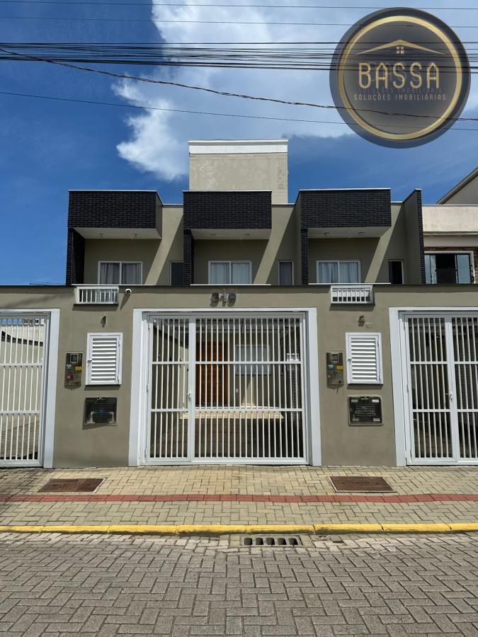 Geminado para Venda em Balneário Piçarras, Itacolomi, 2 dormitórios, 2 suítes, 1 vaga