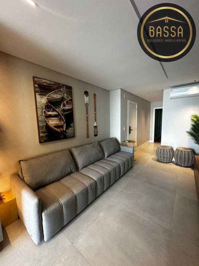 Apartamento para Venda em Balneário Piçarras, Itacolomi, 3 suítes, 1 banheiro, 2 vagas